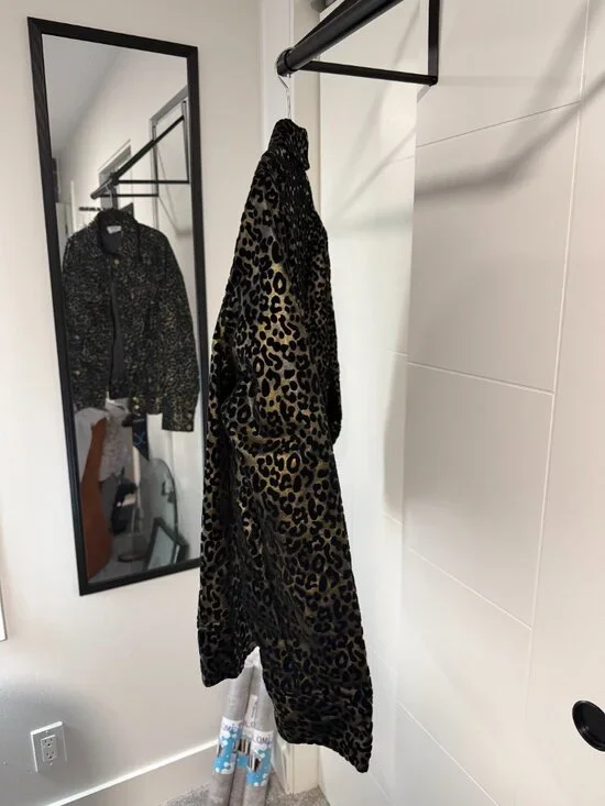 Fierce Leopard Velvet Moto Jacket: Channel Your Inner Jungle Queen - Picture 6 of 7